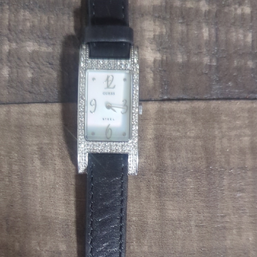 Elegant Black Leather Strap Watch Guess Watch